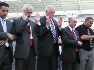 Catholic Dem Governor Does Islamic Praying on Ramadan (Video)