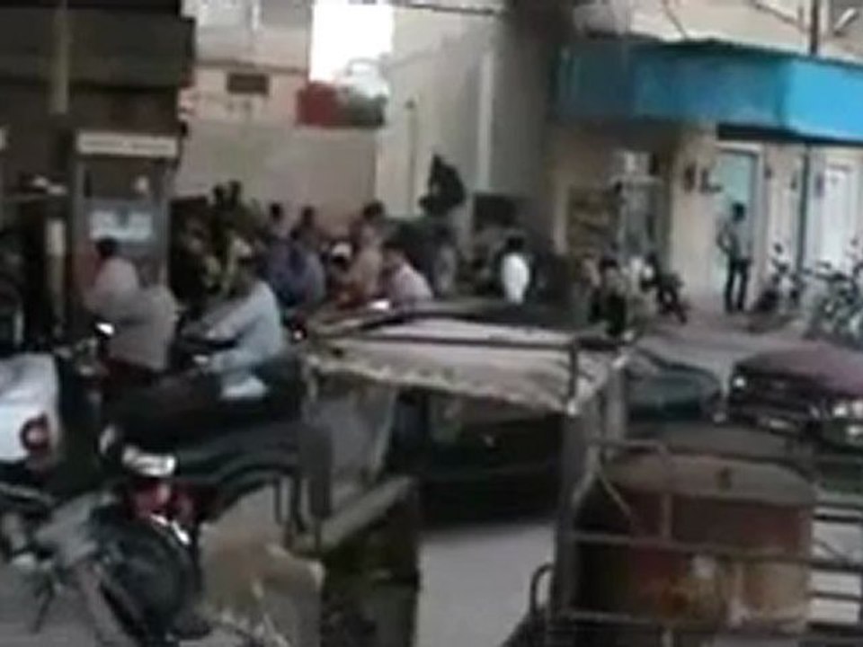 Syria فري برس  حماه حلفايا ازمة المحروقات في المدينة  21-8-2012