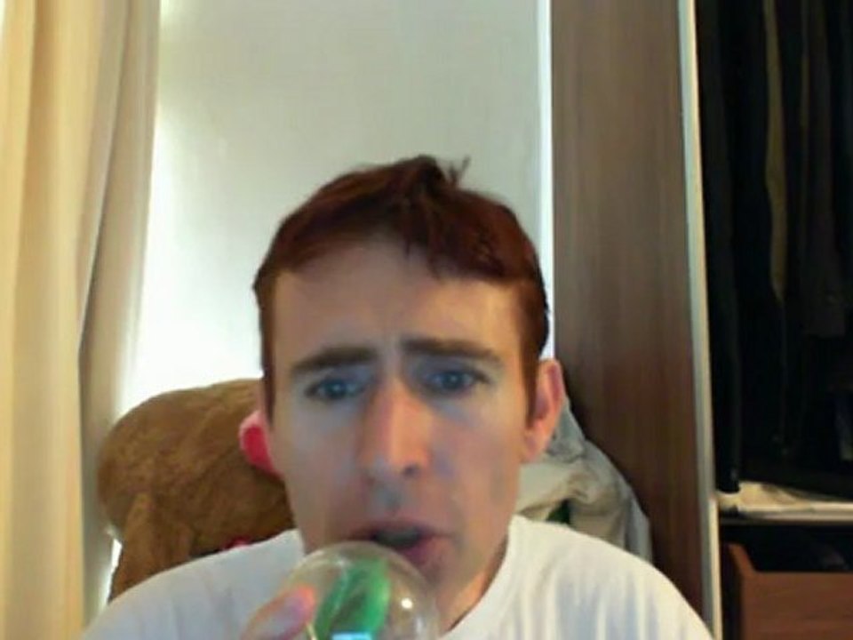 Wiwi égratigne "j'ai mal" de Keen'V