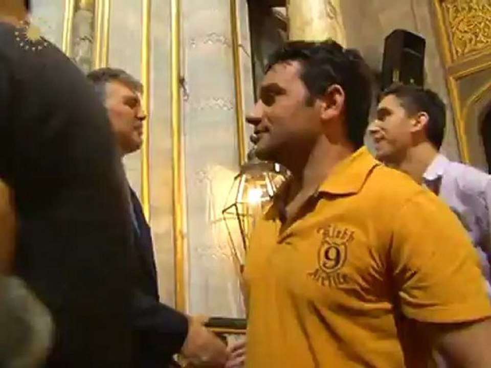 Cumhurbaşkanı Gül, Bayram Namazını Sultanahmet Camiinde Kıldı.