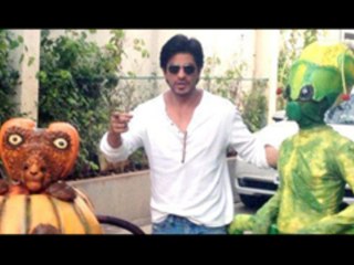 SRK With Aliens  Promotes Shirish Kunder's Joker