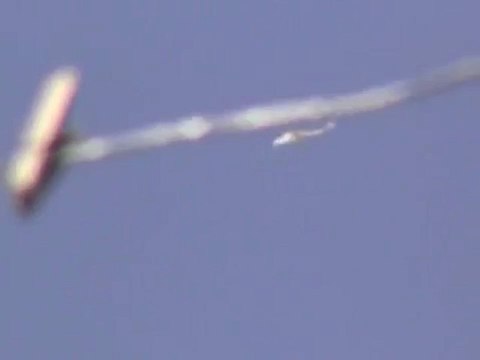 Syria فري برس حماه المحتلة تحليق الطيران المروحي في سماء قرى سهل الغاب 21-8-2012