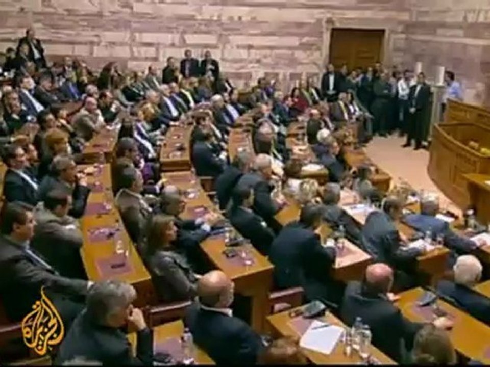 Greece in turmoil: Papandreou struggles to hold on to power