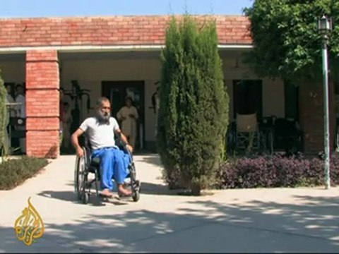 Pakistan clinic offers hope for paraplegics