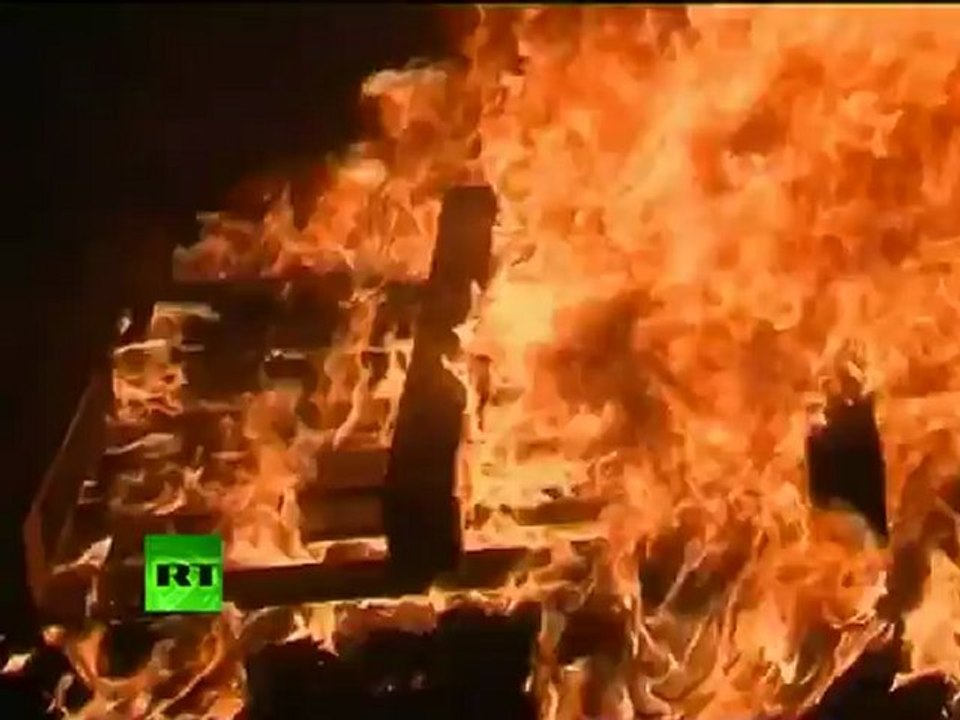 Fire & Tear Gas: Night video of Tahrir Square clashes in Cairo