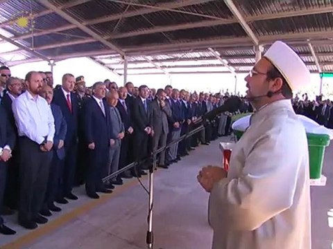 Cumhurbaşkanı Gül, Bahaeddin Nakıboğlu Camii'nde düzenlenen cenaze törenine katıldı.