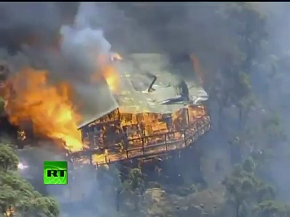 Video of wildfire raging in Australia, at least 35 homes destroyed