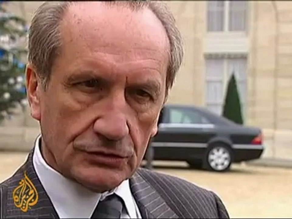 France suspends Afghan troop training