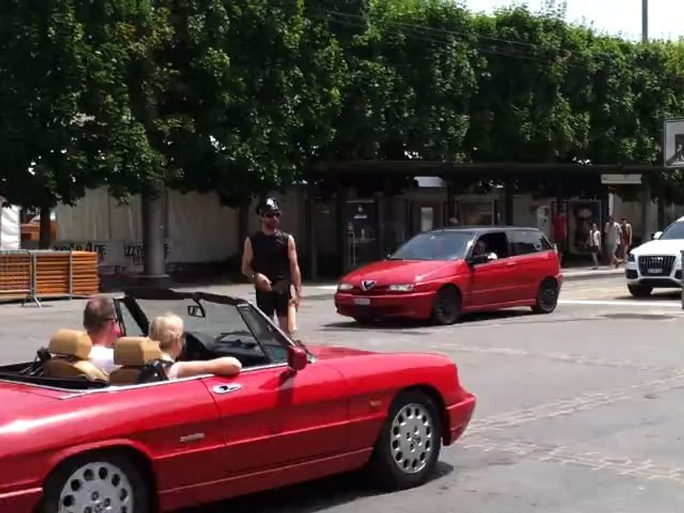 Lentin circulation sur la place Georges Python à Fribourg