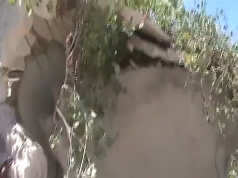 Syrs فري برس ريف حلب - إبين - آثار القصف بالميغ على حزانو -23-8-2012 ‫ج4