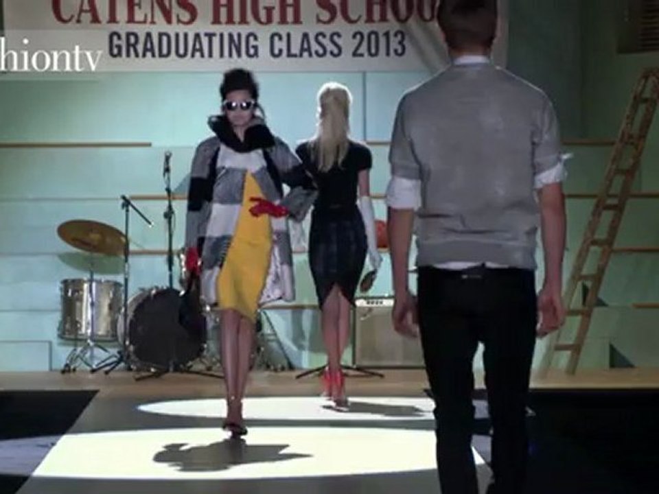 Xiao Wen Ju + Patrycja Gardygajlo at FW Fall '12 | FashionTV