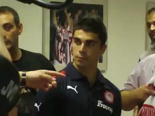 Ο Μασάδο υπογράφει φανέλες και αυτόγραφα