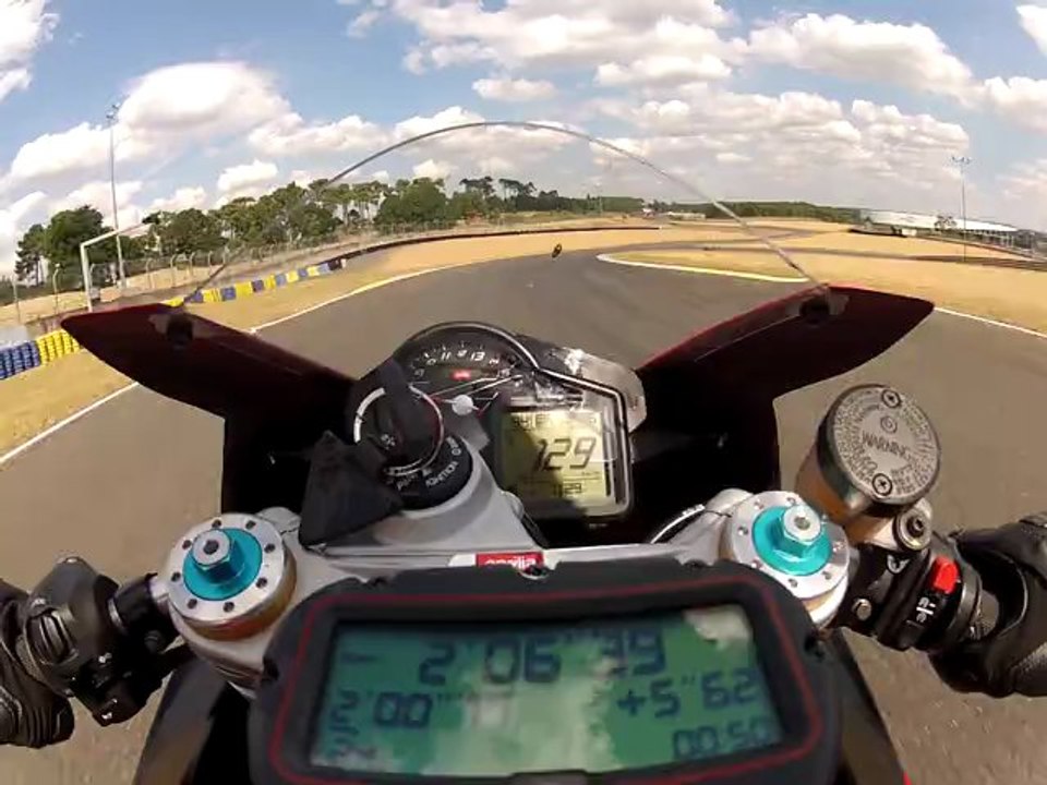 roulage au Circuit du Mans le 21/08/12 RSV4