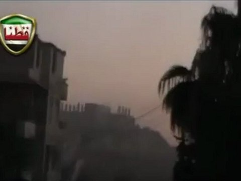 Syria فري برس ريف دمشق قطنا لحظة قصف احدى المنازل في قطنا 23-8-2012