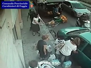 Cerignola (FG) - Ruba il registratore di cassa carabiniere lo insegue e lo arresta (22.08.12)