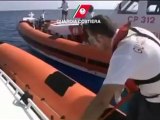 Lampedusa (AG) - Immigrazione, gommone in avaria. In salvo 81 persone 2 (20.08.12)