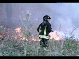 Campania - Camorra e piromani prezzolati dietro i roghi tossici (22.08.12)