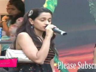 Shweta Pandit sings 'Sing Raja' from Joker LIVE