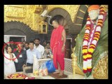 Actress Rani Mukerji Prays At Shirdi Sai Baba Temple - Bollywood Gossip