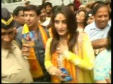 Kareena Kapoor Visits Siddhivinayak Temple To Promote Heroine - Bollywood Babes