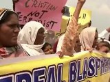 Paquistão prolonga detenção de jovem por blasfêmia
