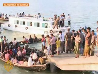 Muslim Rohingya forced back to sea