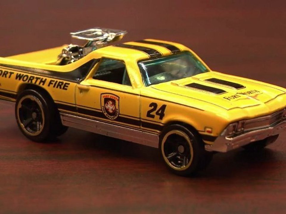CGR Garage - YELLOW '68 EL CAMINO Hot Wheels review