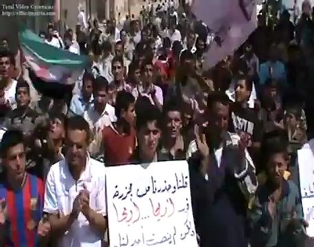 Syria فري برس إدلب كفرروما مظاهرة في جمعة الوفاء لطرابلس وداريا شعلة لا تنطفئ رغم القصف والرعب الذي تعيشه البلدة 31 8 2012