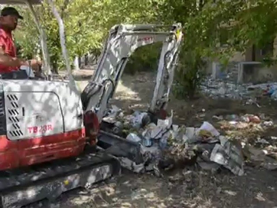 RAVENNA: il degrado delle palazzine ex ANIC iniziati i lavori di bonifica