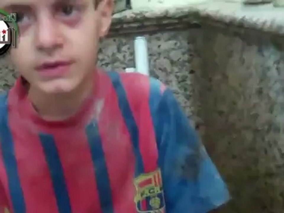 Syria فري برس  حلب  مقابلة مع طفلين قد نجاهما الله من تحت الأنقاض  25-8-2012
