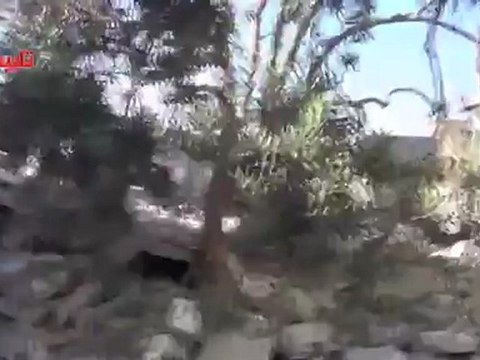 Syria فري برس حمص تلبيسة الدمار بسبب القصف اثناء اقامة صلاة الجمعة 24-8-2012