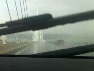 Le viaduc de Millau sous la pluie
