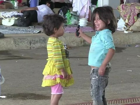 Syrie: afflux de réfugiés à la frontière syro-turque