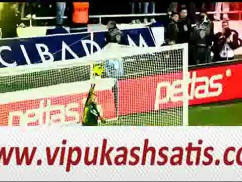 Fernando MUSLERA- Kupa Onun Ellerinde Geldi . 12.05.2012 şampiyon galatasaray_1