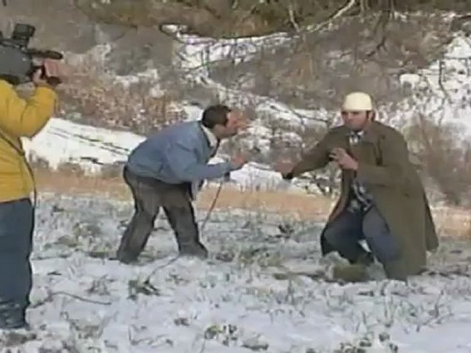 Seriali  Gezuar Pavaresia 2006 2 Humor 6