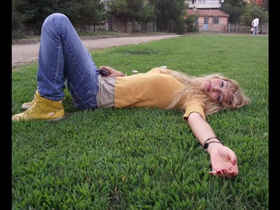 SeNi ÖzLeDiM  2012   Memet Volkan Ft. Selen Nur Seni ozledim- ( süper amatör )