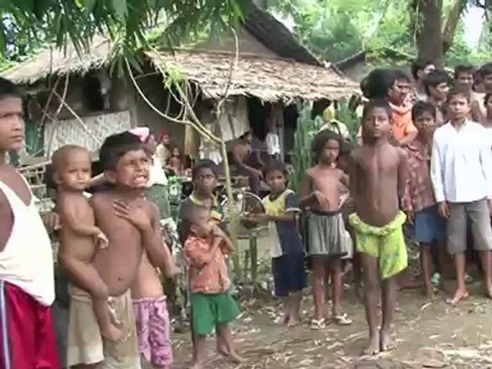 Birmanie: des dizaines de milliers de réfugiés fuient les conflits