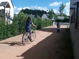 Manon et son vélo 2