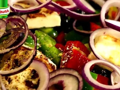 Przepis - Sałatka grecka z serem Halloumi