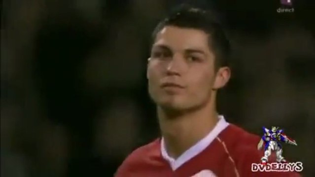 Cristiano Ronaldo le meilleure coup-franc - regardez au ralenti le ballon