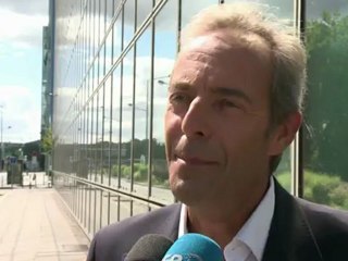 Un astronaute français rend hommage à Neil Armstrong