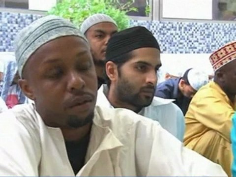 2. Eid Ul-Fitr 1433 : La fin du ramadan à la Mosquée Noor al Islam à Saint-Denis île de La Réunion (Réunion 1ère)
