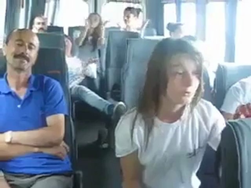 Bir Kiz Var Nişan Eden (Süper Söylemiş)