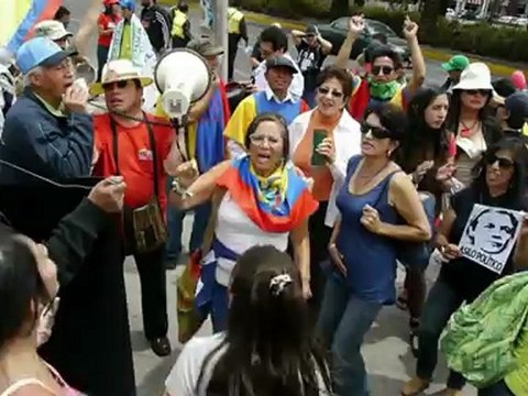 تظاهرة مؤيدة لأسانج امام السفارة البريطانية في الاكوادور