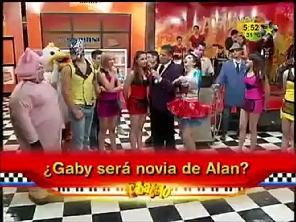 Gaby afirma que anda con Alan Pulido