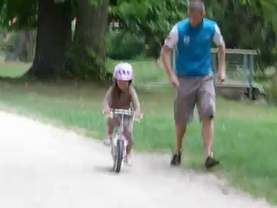 Lalie en vélo