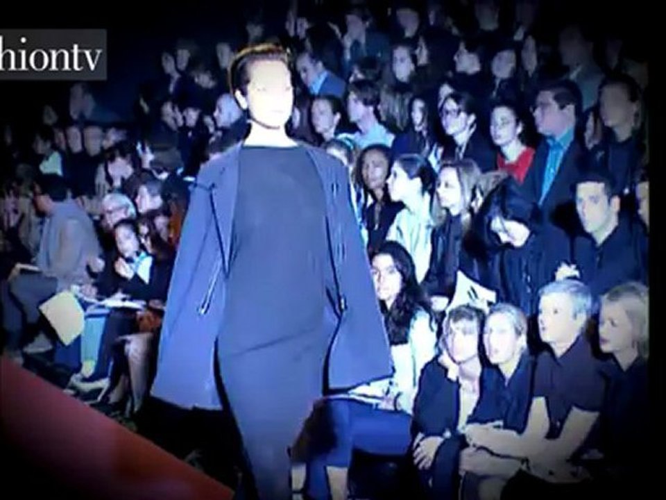 Donna Karan Fall 1997 RTW Show ft Alek Wek | FashionTV