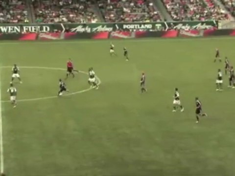 Un but de plus de 50 mètres à la Beckham !