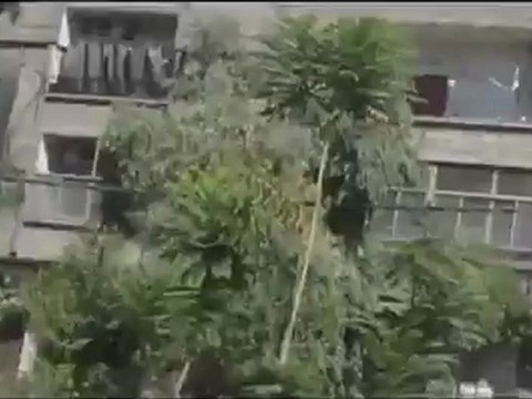 Syria فري برس ريف دمشق _ زملكا _ قصف عنيف على البلده 27_8_2012