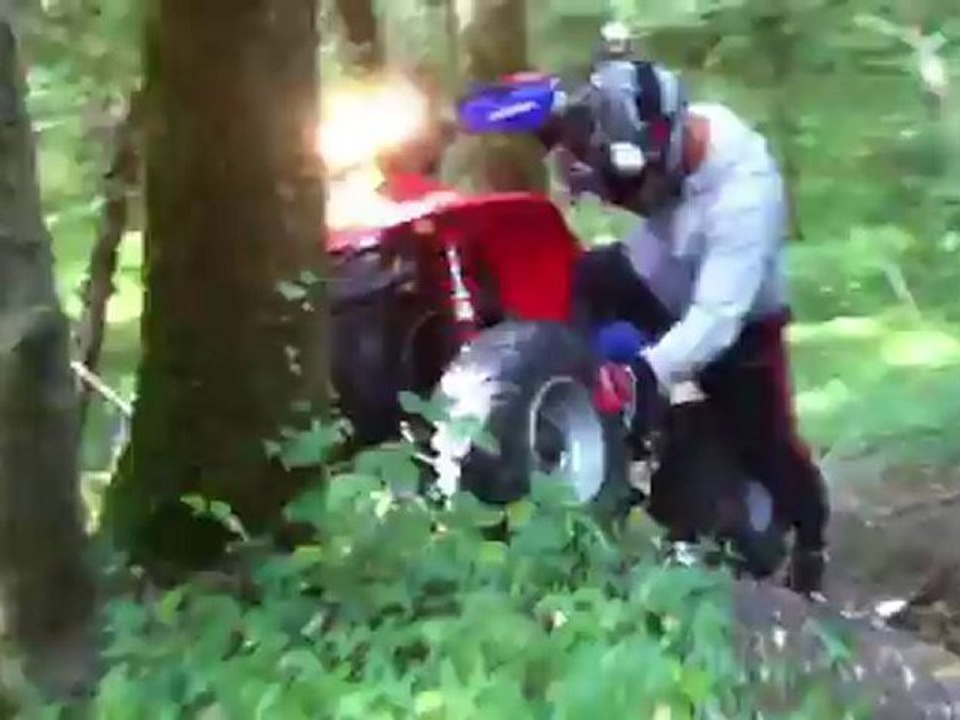Grosse montée en Polaris 500 Scrambler - Fun Quad Aventure 91 - Crash ATV -